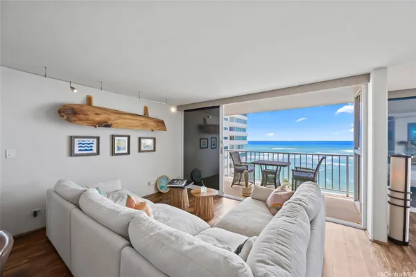 $2,195,000 | 3056 Kalakaua Avenue, Unit PHW, Honolulu, HI 96815