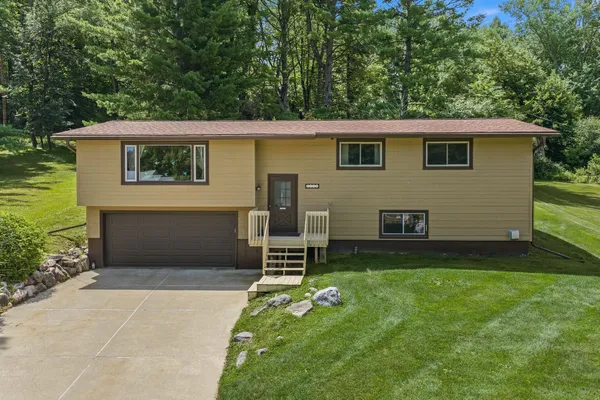 $300,000 | 1136 2nd Street, Baraboo, WI 53913