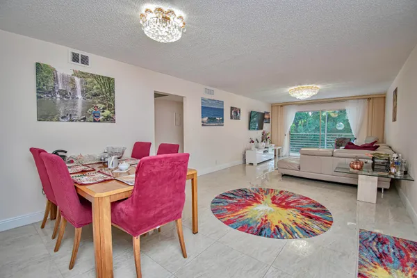 $205,000 | 2301 Lucaya Lane, Unit M3, Coconut Creek, FL 33066