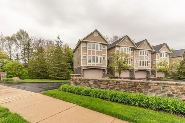 $329,000 | 215 Old Creek Drive, Saline, MI 48176