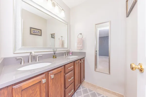 $329,000 | 215 Old Creek Drive, Saline, MI 48176