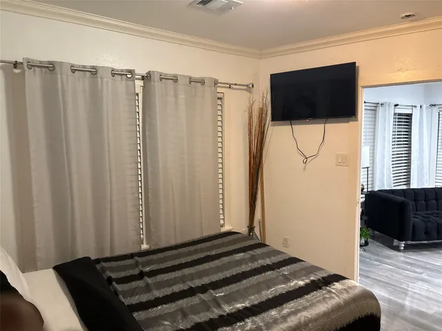 $3,975 | 3021 Gray Street, Houston, TX 77004