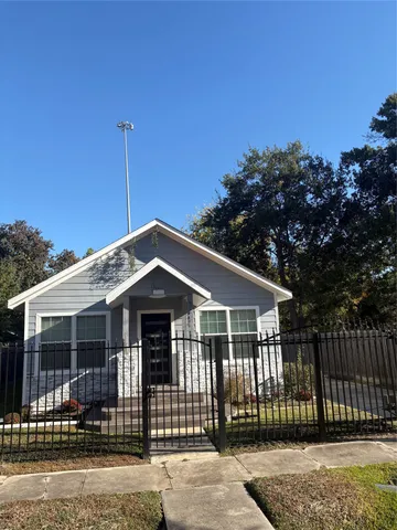 $3,975 | 3021 Gray Street, Houston, TX 77004