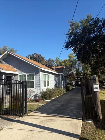 $3,975 | 3021 Gray Street, Houston, TX 77004