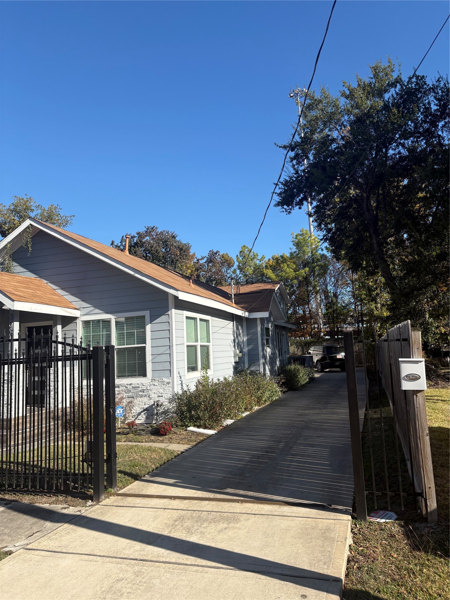 3021 Gray Street Houston, TX 77004 - Photo 3 of 44 a view of a house with a patio