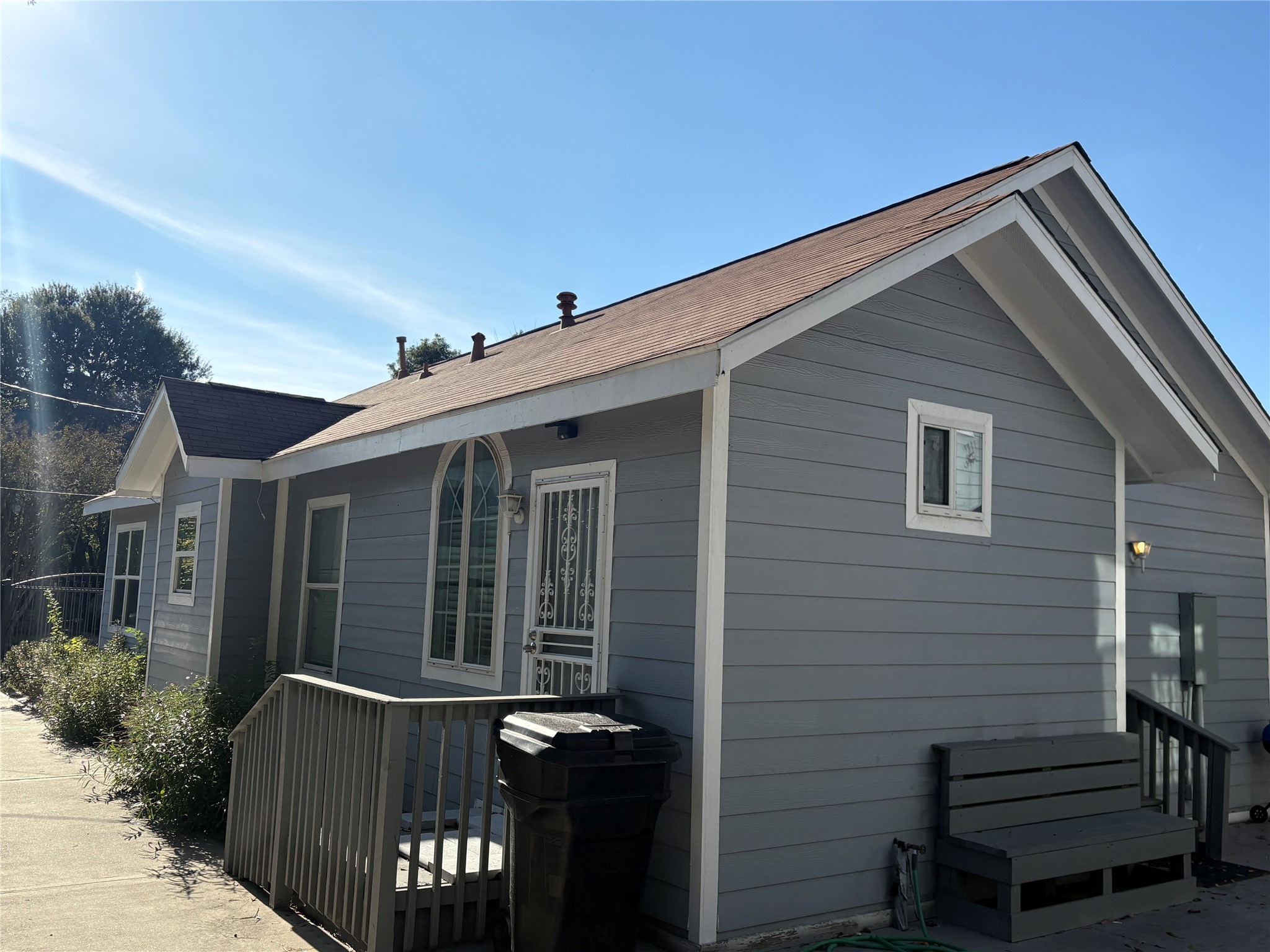 3021 Gray Street Houston, TX 77004 - Photo 7 of 37 a view of house with a deck