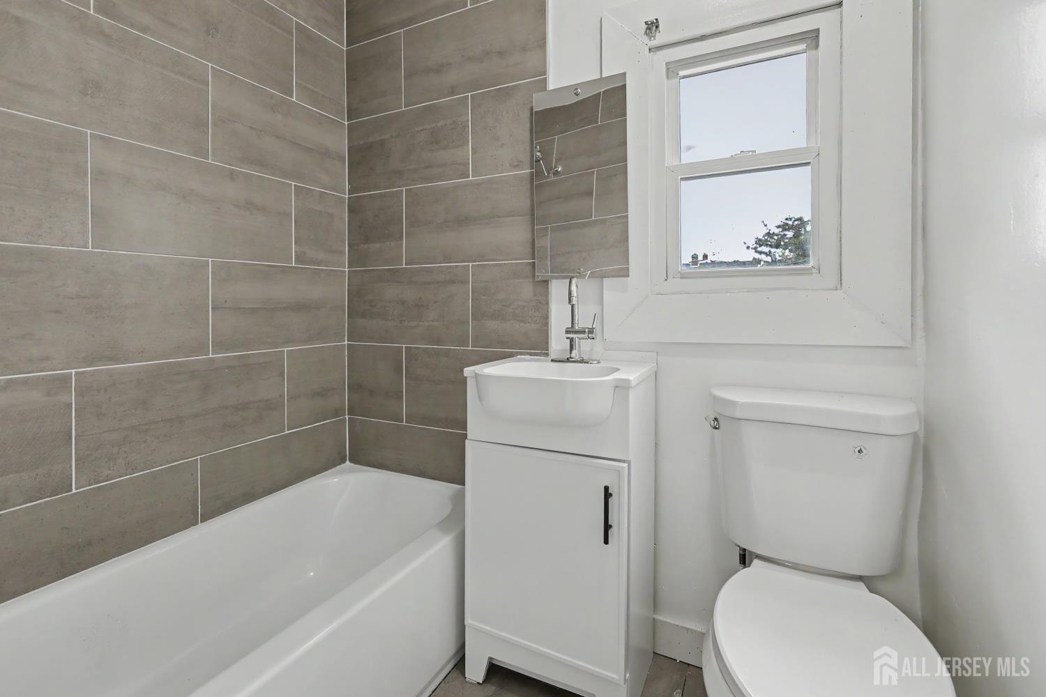 738 Edgar Road Elizabeth, NJ 07202 - Photo 17 of 23
