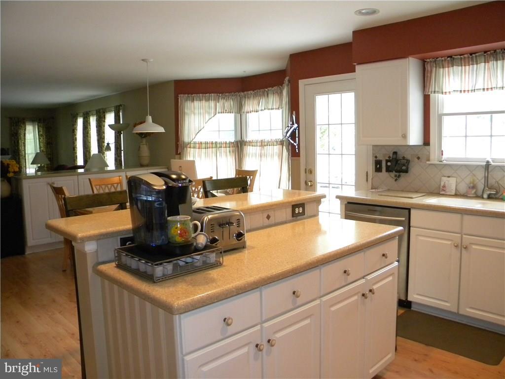112 Dolphin Road Manahawkin, NJ 08050 - Photo 11 of 28