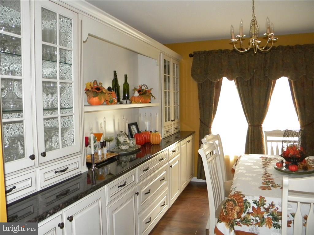 112 Dolphin Road Manahawkin, NJ 08050 - Photo 7 of 28