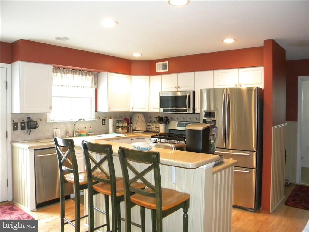 112 Dolphin Road Manahawkin, NJ 08050 - Photo 10 of 28