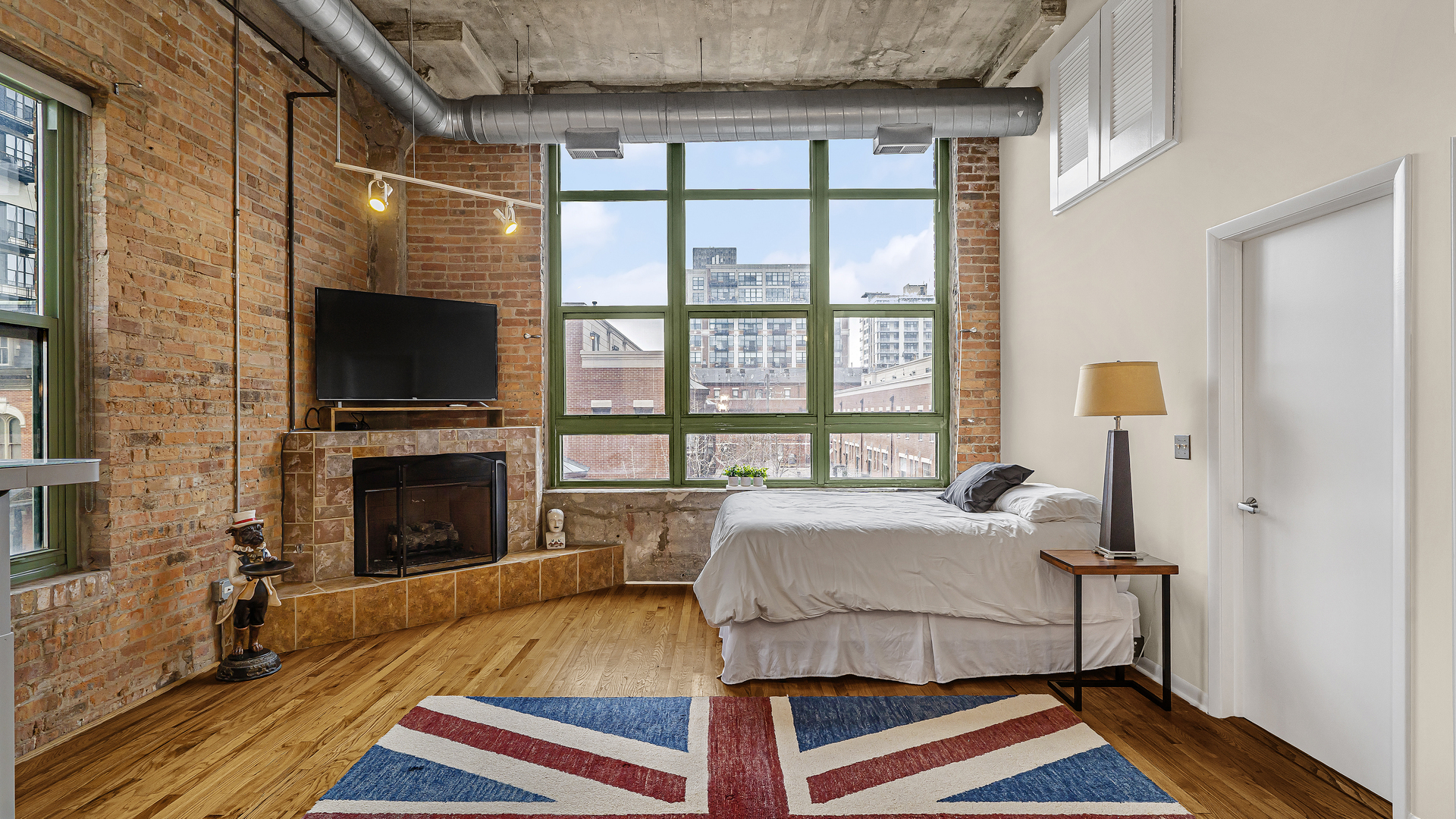 2001 South Calumet Avenue, Unit 311 Chicago, IL 60616 - Photo 2 of 16