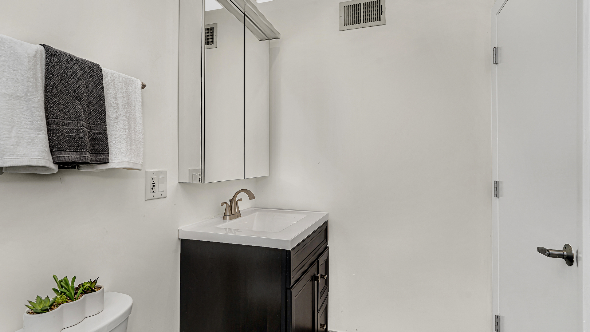 2001 South Calumet Avenue, Unit 311 Chicago, IL 60616 - Photo 5 of 16