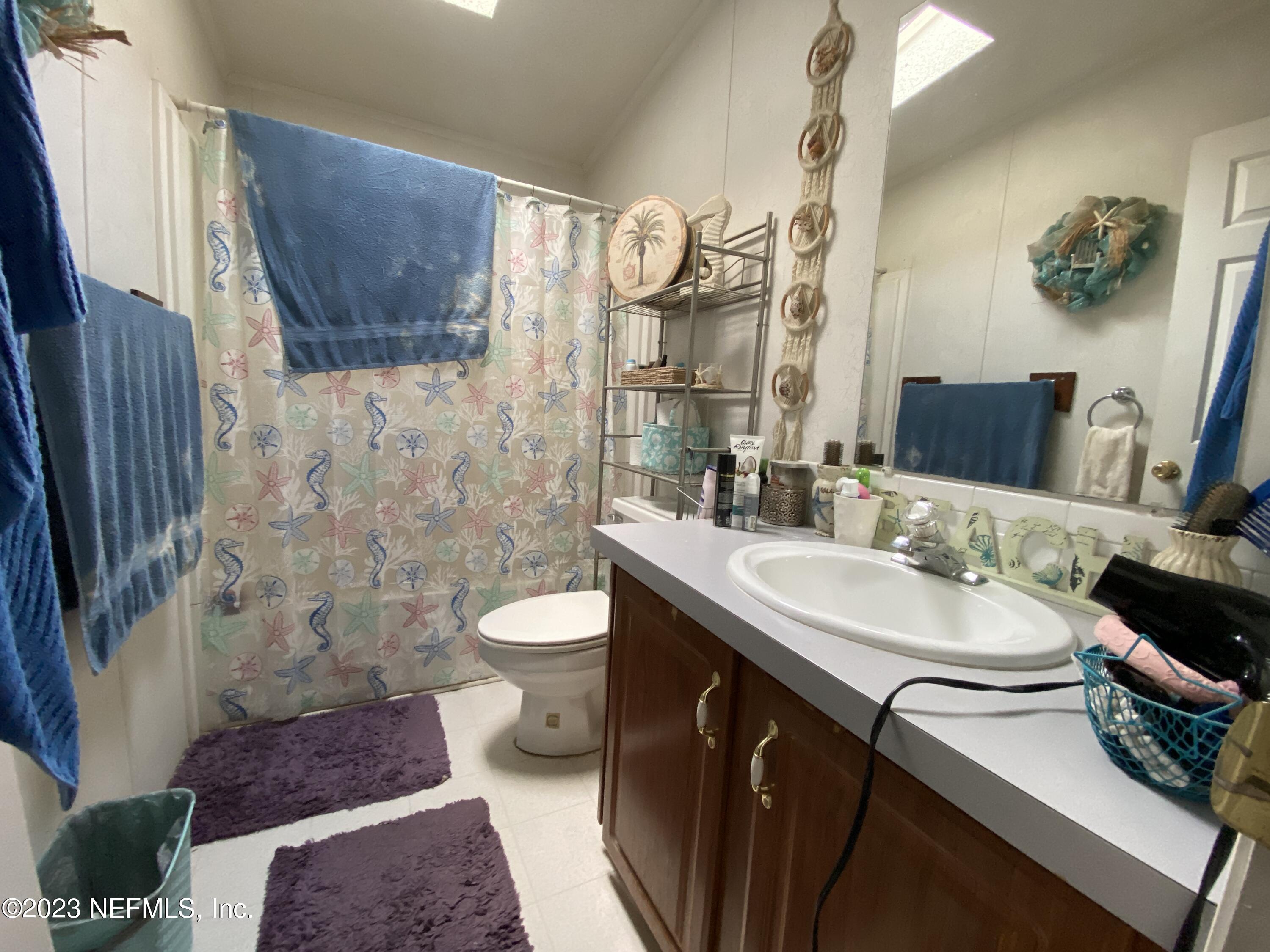197 Clear Lake Road Crescent City, FL 32112 - Photo 15 of 25 Bathroom 2