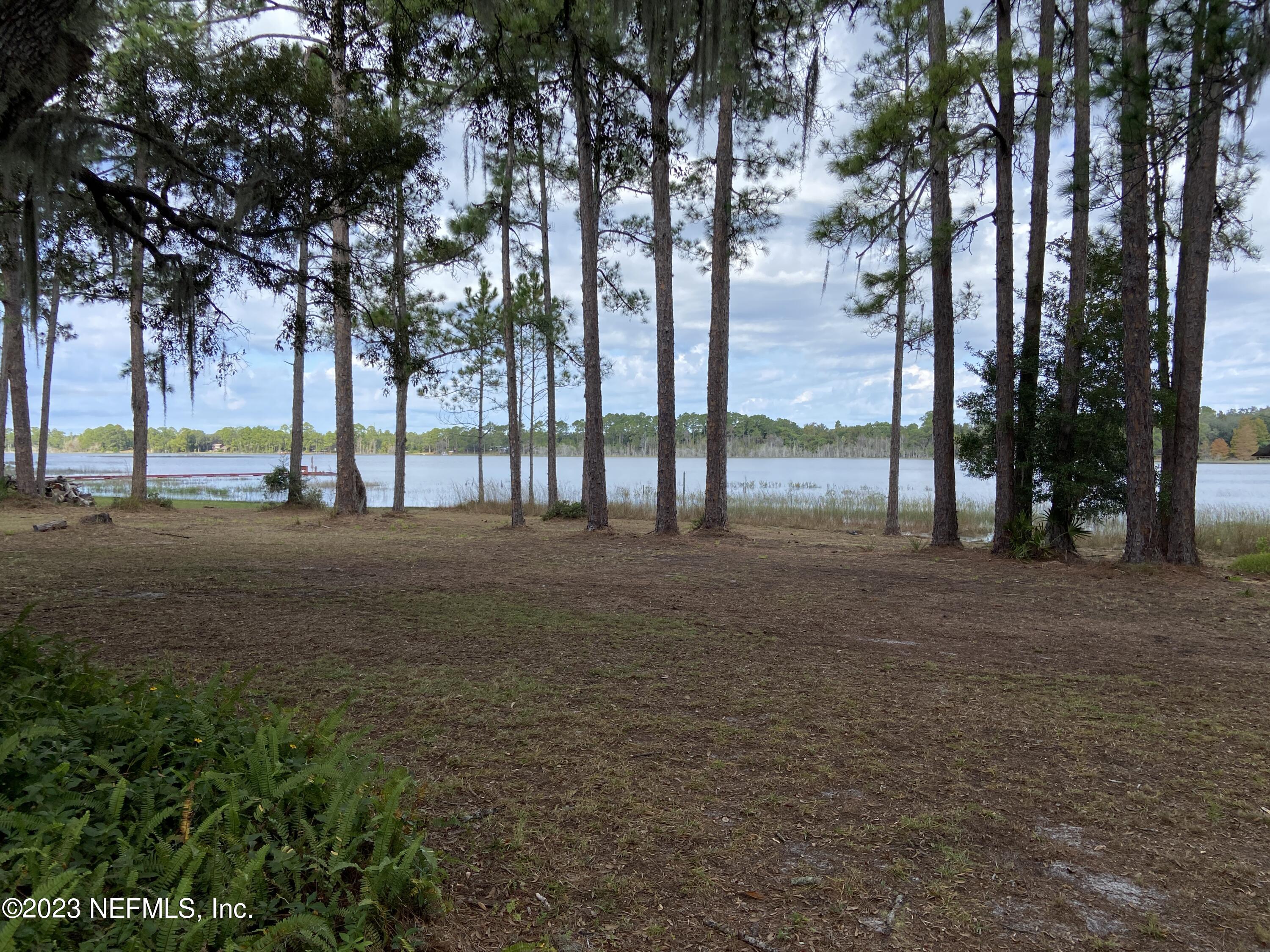 197 Clear Lake Road Crescent City, FL 32112 - Photo 4 of 25 Lake frontage
