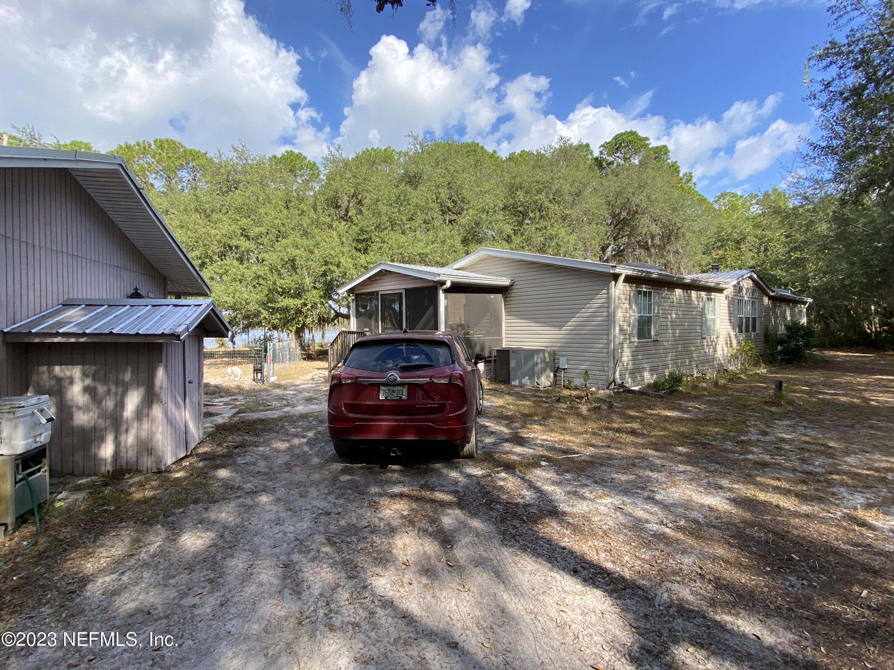 197 Clear Lake Road Crescent City, FL 32112 - Photo 5 of 25 House view from Driveway