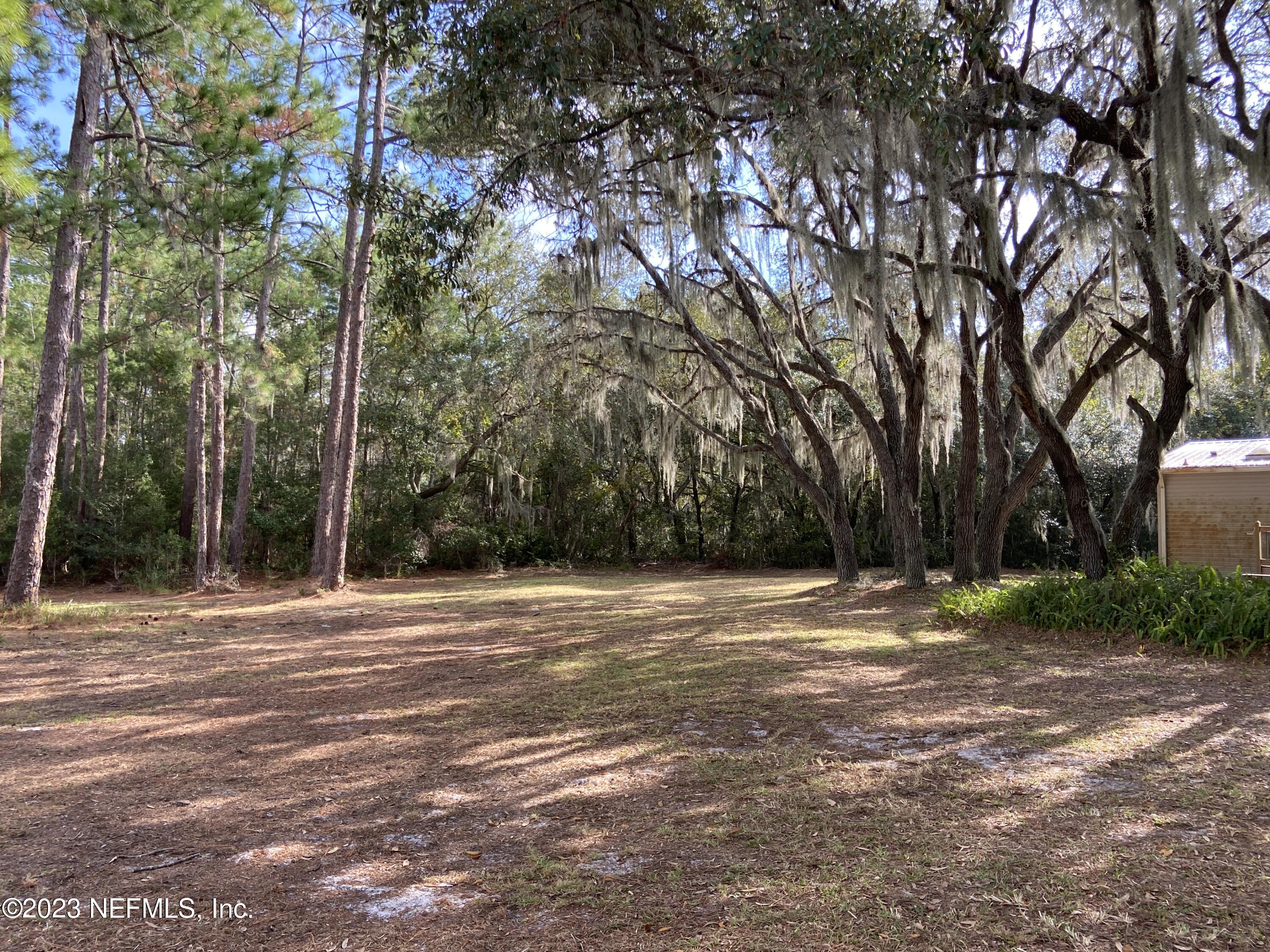 197 Clear Lake Road Crescent City, FL 32112 - Photo 7 of 25 Property