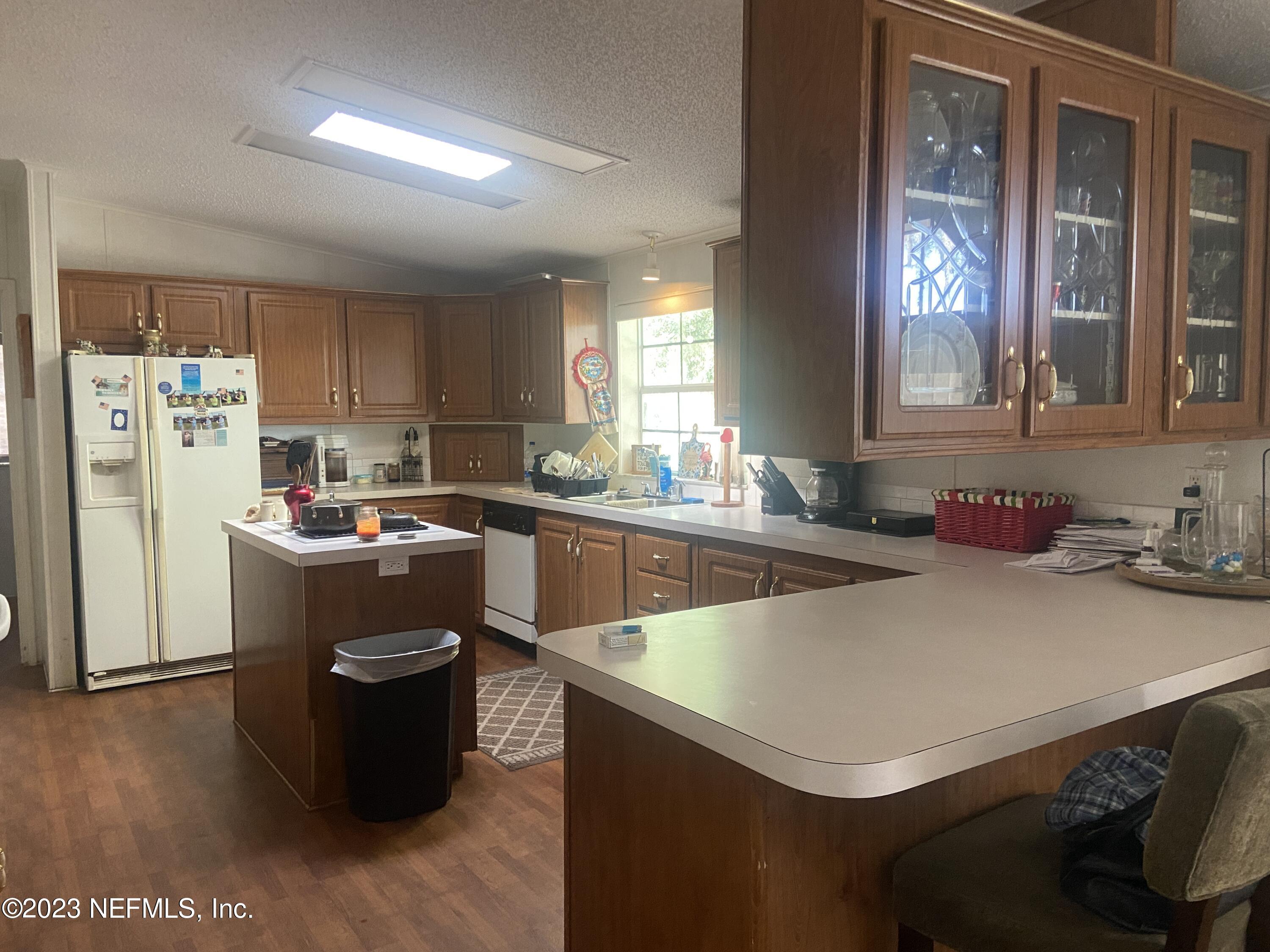 197 Clear Lake Road Crescent City, FL 32112 - Photo 9 of 25 Kitchen
