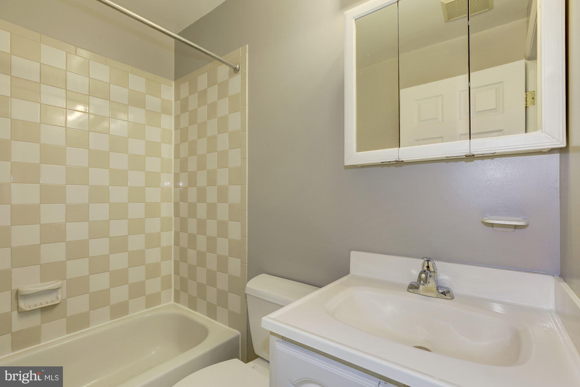 3512 Murdock Road Kensington, MD 20895 - Photo 17 of 30 Bath (Hall)