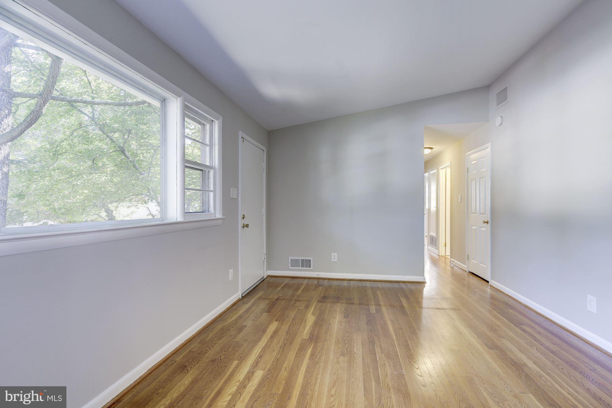 3512 Murdock Road Kensington, MD 20895 - Photo 4 of 30 Living Room