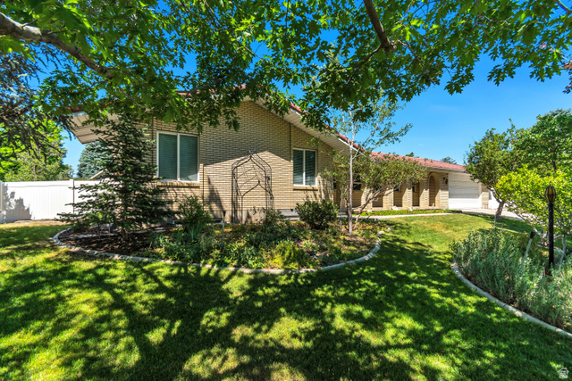 1602 Nicklaus Circle Sandy, UT 84092 - Photo 2 of 42