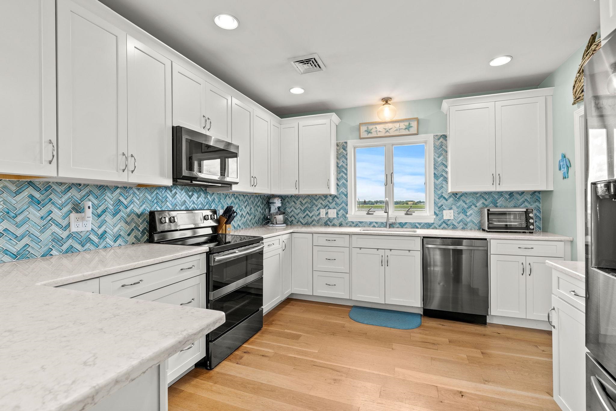 527 Ocean Boulevard Hampton, NH 03842 - Photo 13 of 38