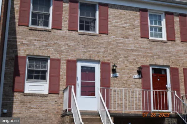 $2,200 | 6174 Strasburg Drive, Centreville, VA 20121
