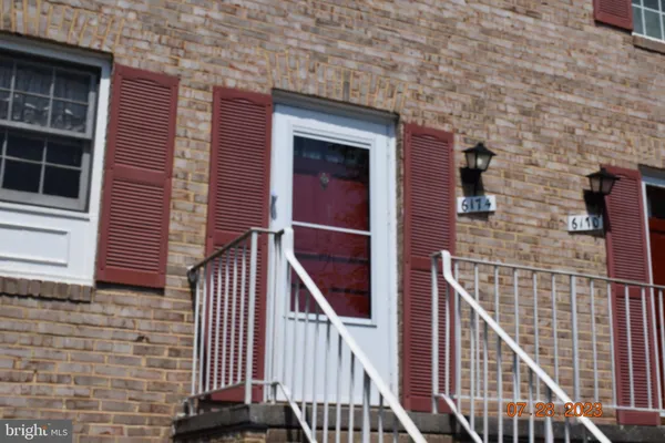 $2,200 | 6174 Strasburg Drive, Centreville, VA 20121