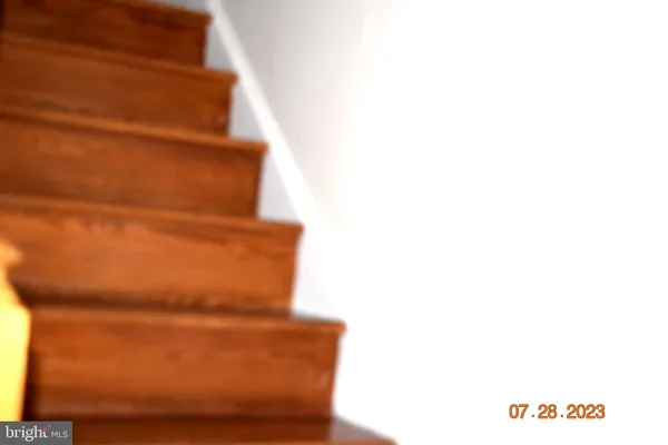 $2,200 | 6174 Strasburg Drive, Centreville, VA 20121