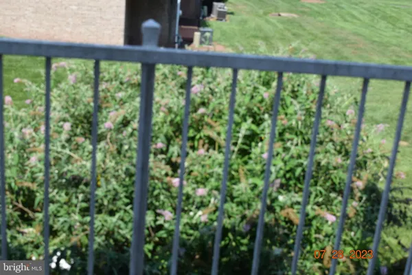 $2,200 | 6174 Strasburg Drive, Centreville, VA 20121