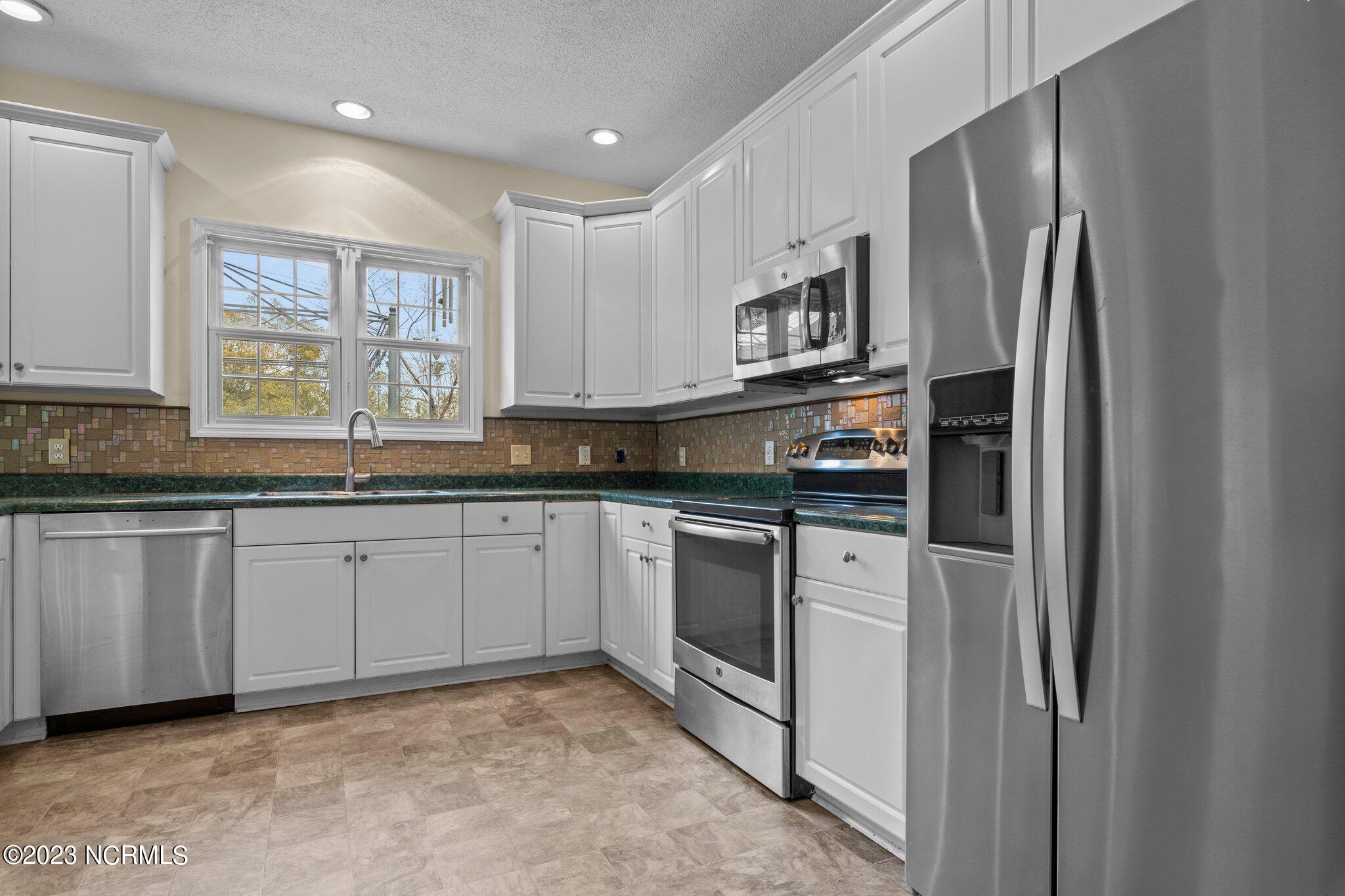 65 McQueen Road Pinehurst, NC 28374 - Photo 15 of 31 Kitchen