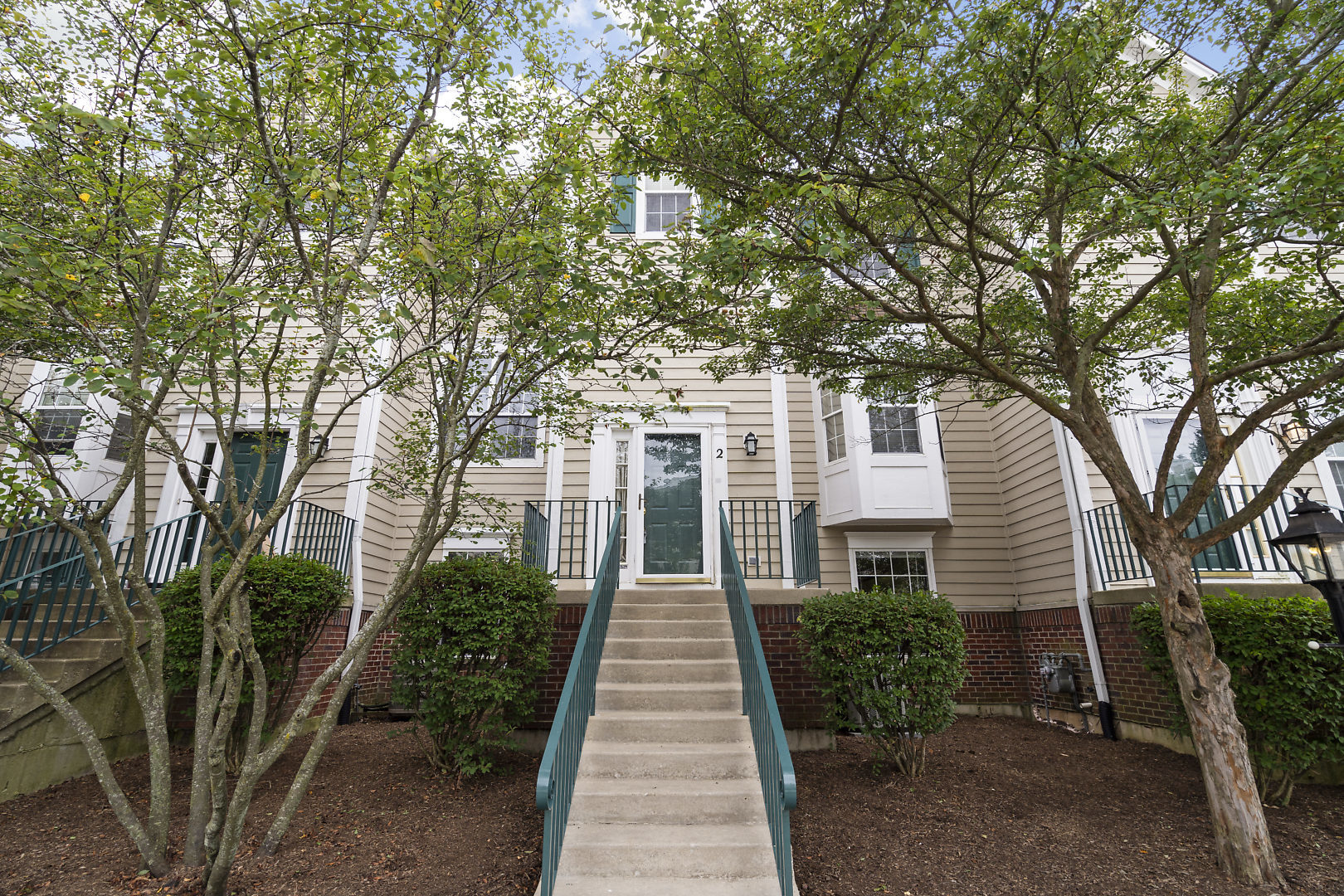 2432 Courtyard Circle, Unit 2 Aurora, IL 60506 - Photo 2 of 19