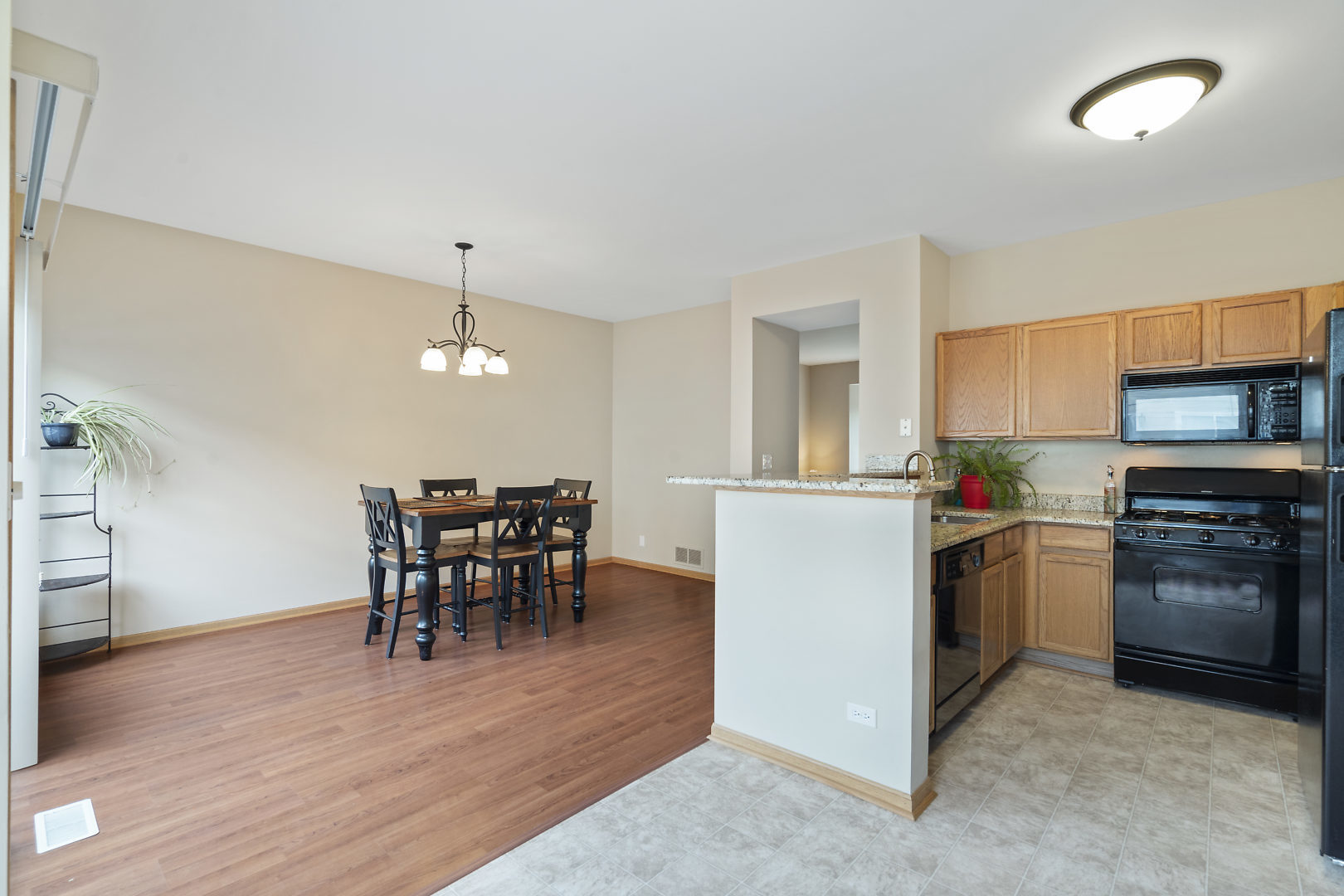 2432 Courtyard Circle, Unit 2 Aurora, IL 60506 - Photo 12 of 19