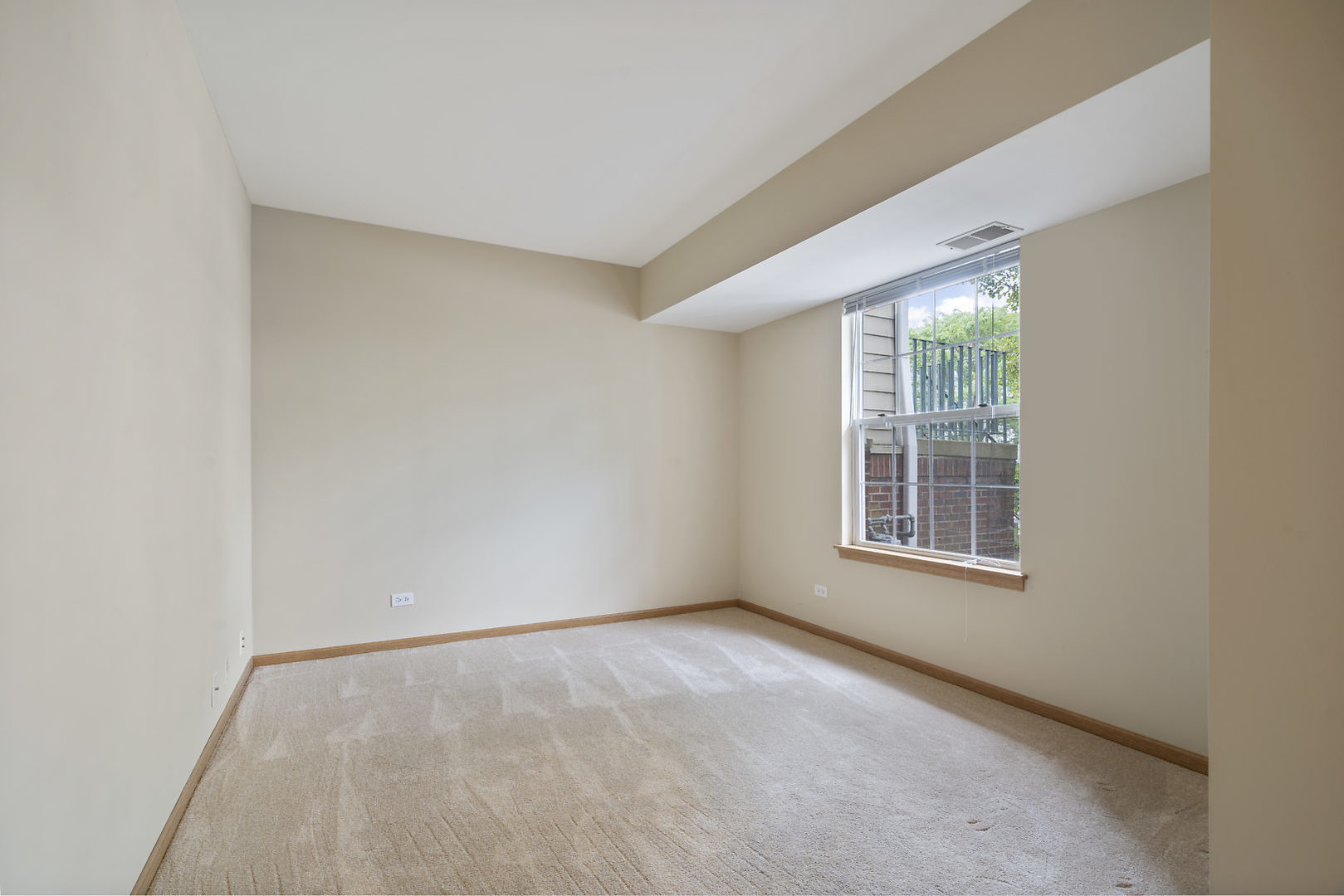 2432 Courtyard Circle, Unit 2 Aurora, IL 60506 - Photo 4 of 19