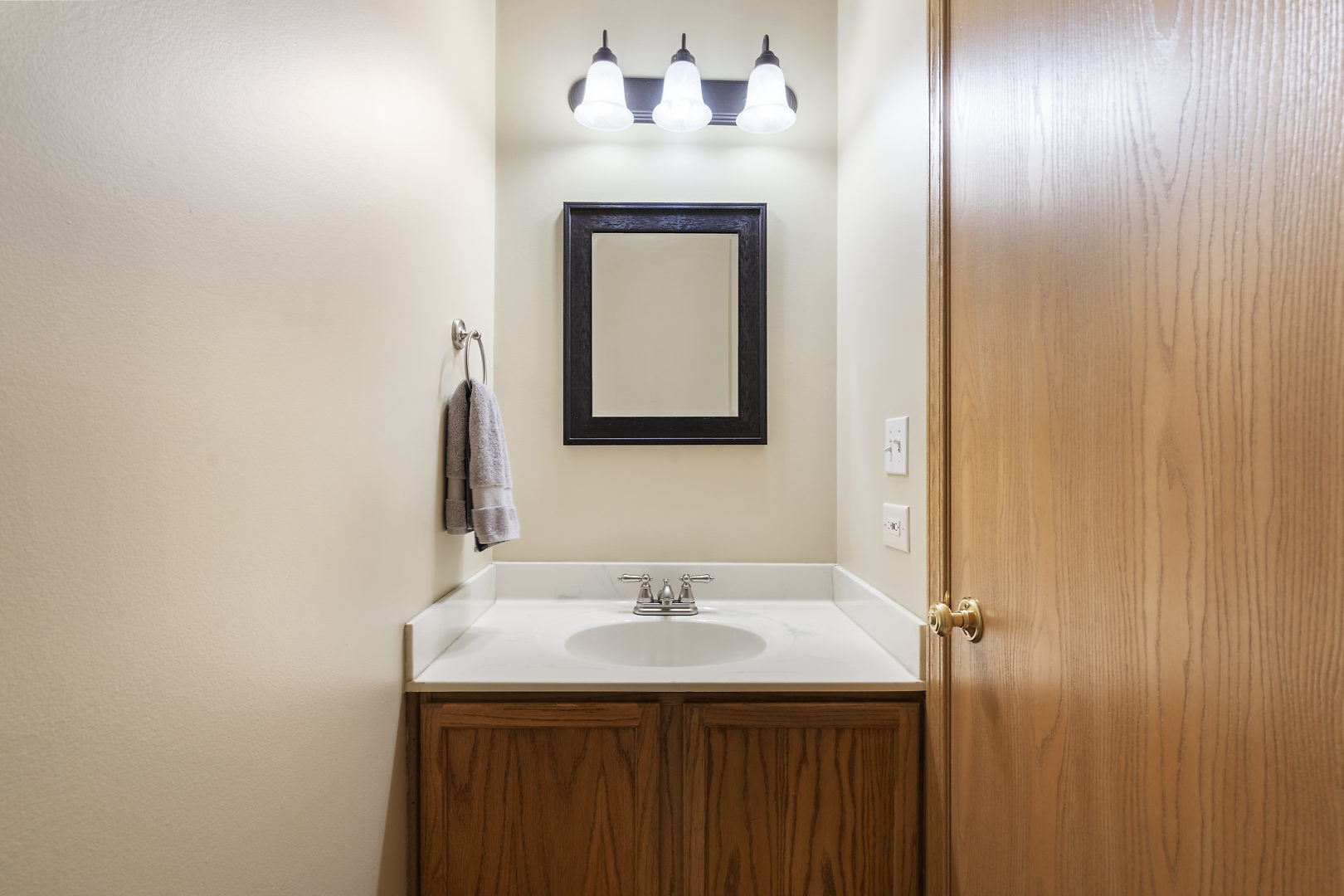 2432 Courtyard Circle, Unit 2 Aurora, IL 60506 - Photo 8 of 19