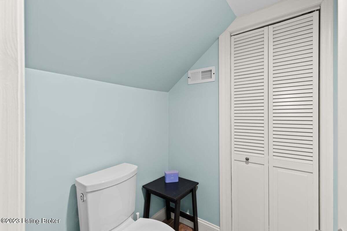 508 Emery Road Louisville, KY 40206 - Photo 24 of 41 Primary water closet