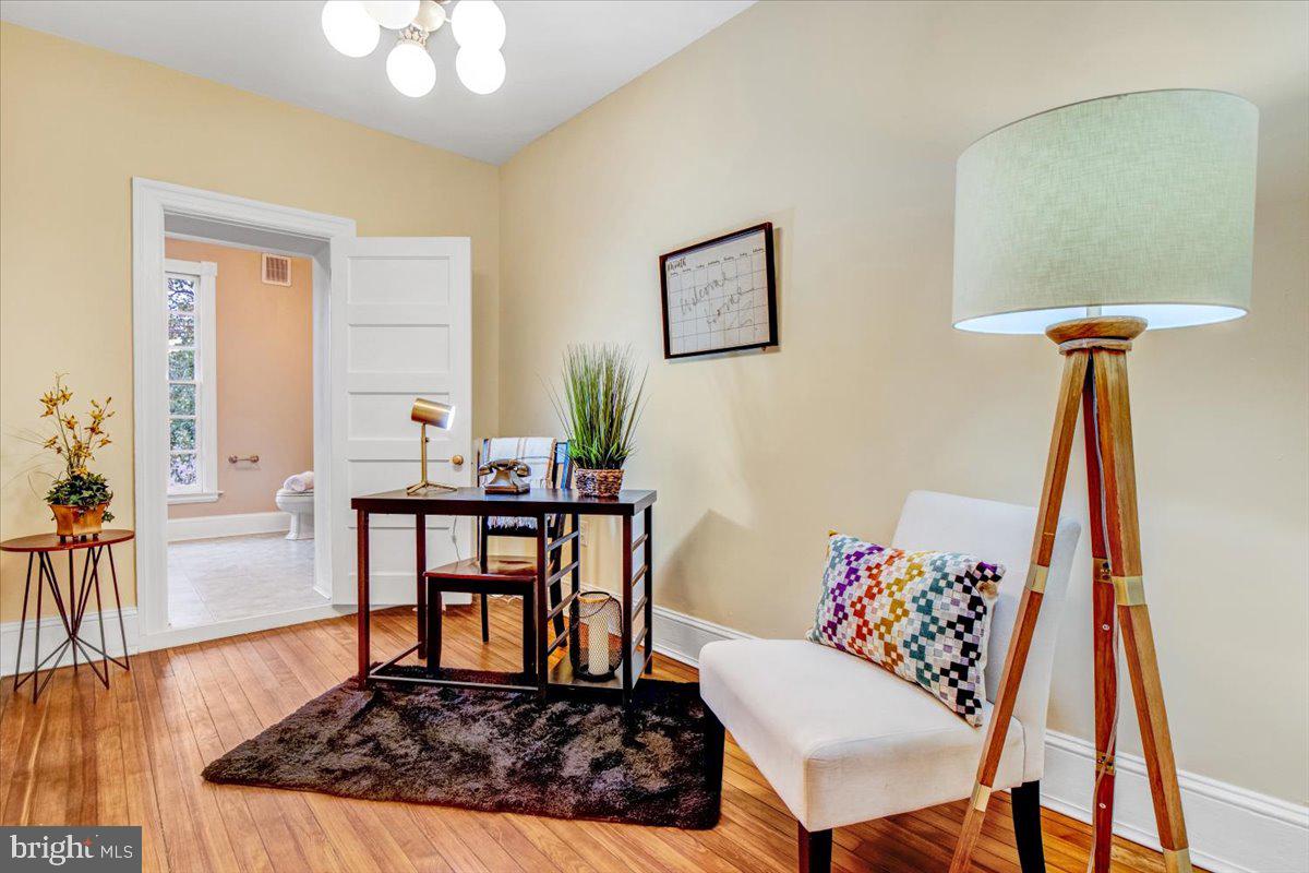 1133 Columbia Road Northwest Washington, DC 20009 - Photo 20 of 57 Sitting room/office off the master access to bath