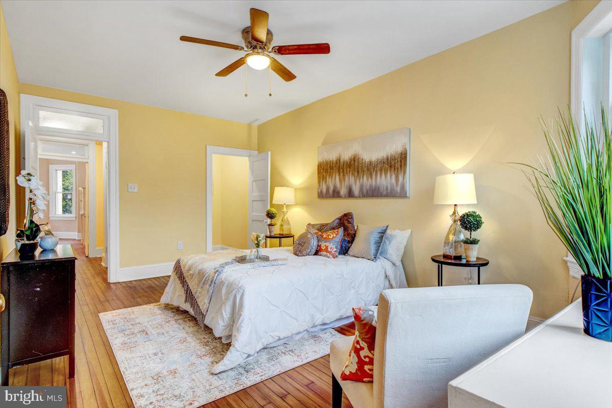 1133 Columbia Road Northwest Washington, DC 20009 - Photo 25 of 57 Hardwood flooring