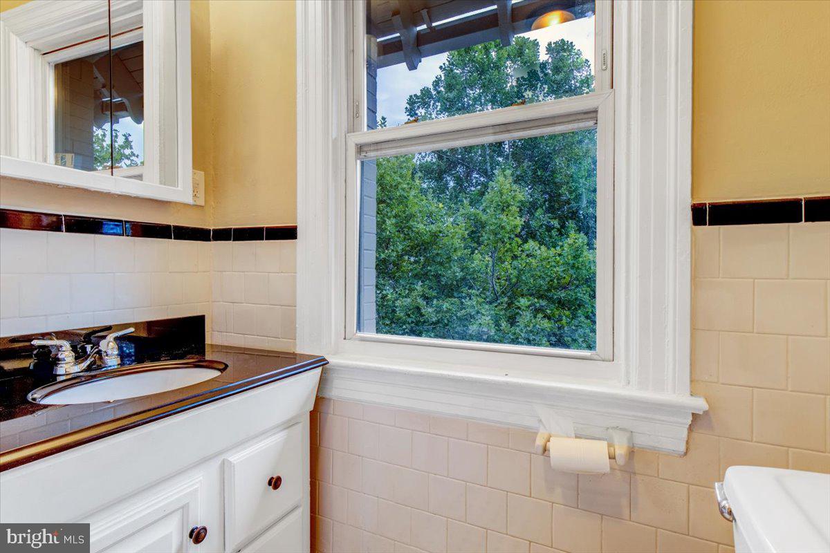 1133 Columbia Road Northwest Washington, DC 20009 - Photo 30 of 57 2nd floor main