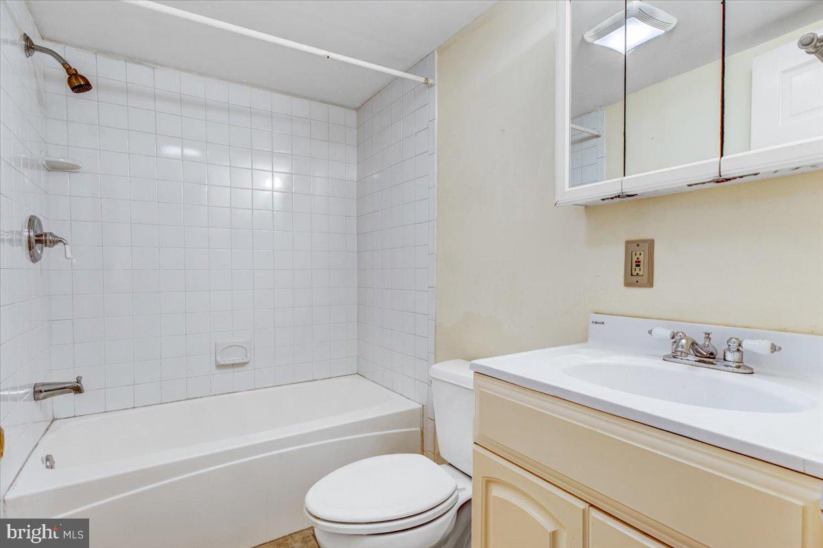 1133 Columbia Road Northwest Washington, DC 20009 - Photo 49 of 57 In-law suite bath