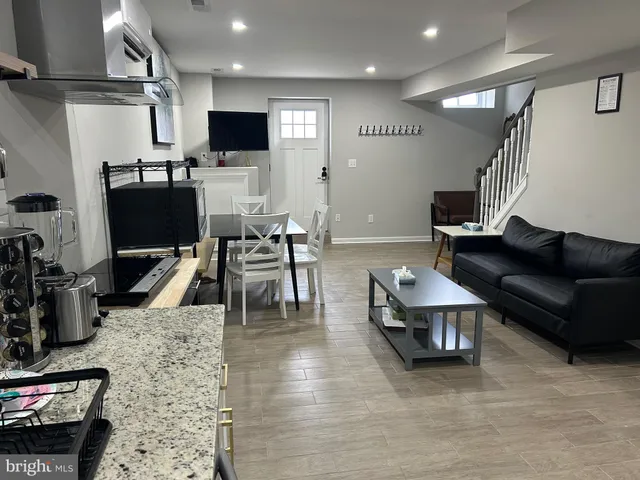 $1,800 | 6604 Oak Street, Cheverly, MD 20785