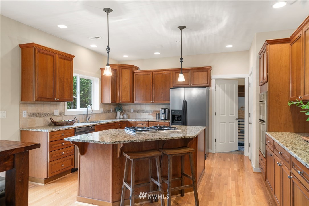 1104 Ridge Street Mukilteo, WA 98275 - Photo 14 of 35 Gallery Image 14