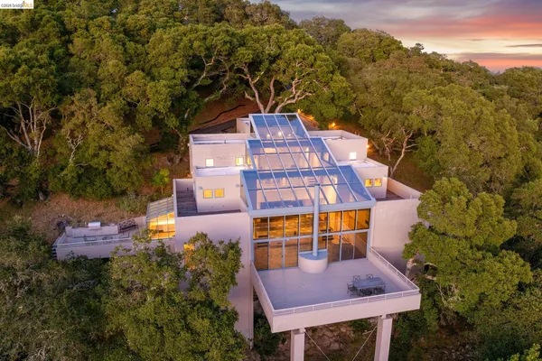 $1,995,000 | 319 Tappan Terrace, Orinda, CA 94563