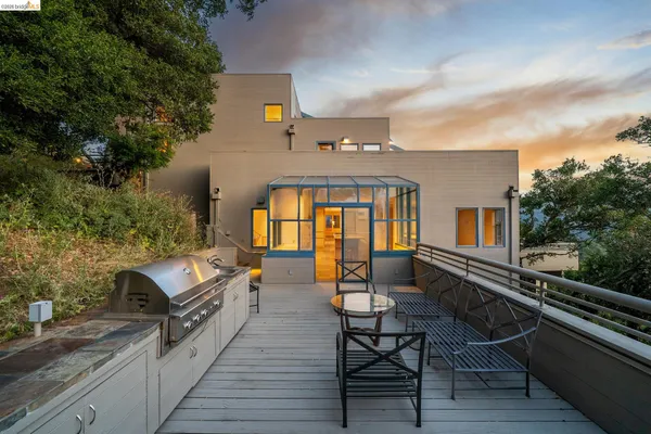 $1,995,000 | 319 Tappan Terrace, Orinda, CA 94563