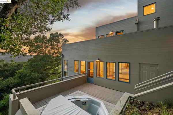 $1,995,000 | 319 Tappan Terrace, Orinda, CA 94563