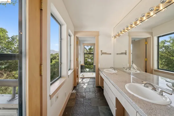 $1,995,000 | 319 Tappan Terrace, Orinda, CA 94563