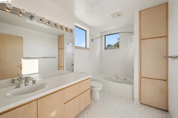 $1,995,000 | 319 Tappan Terrace, Orinda, CA 94563
