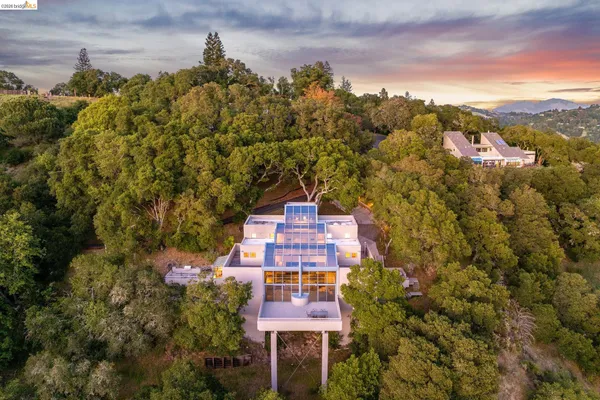 $1,995,000 | 319 Tappan Terrace, Orinda, CA 94563