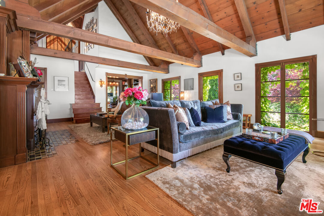 13415 Java Drive Beverly Hills, CA 90210 - Photo 2 of 24