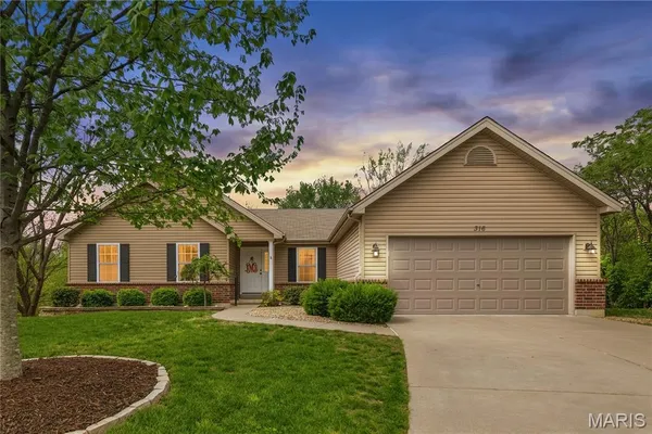 $439,900 | 316 Spring Day Court, Lake St. Louis, MO 63367