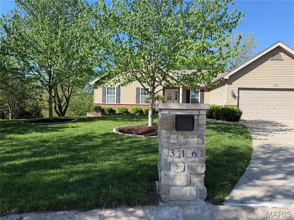 $439,900 | 316 Spring Day Court, Lake St. Louis, MO 63367